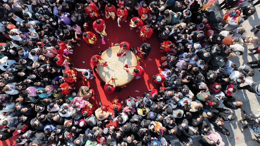 鑼鼓喧天鬧元宵