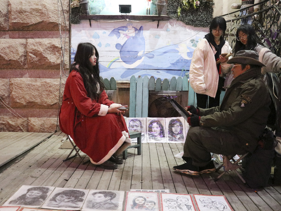 張燈結(jié)彩慶新春 張燈結(jié)彩慶新春