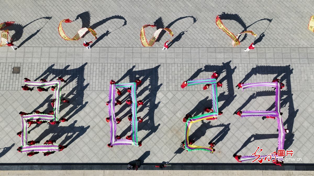 河北任丘：龍舞迎春 共慶“二月二”