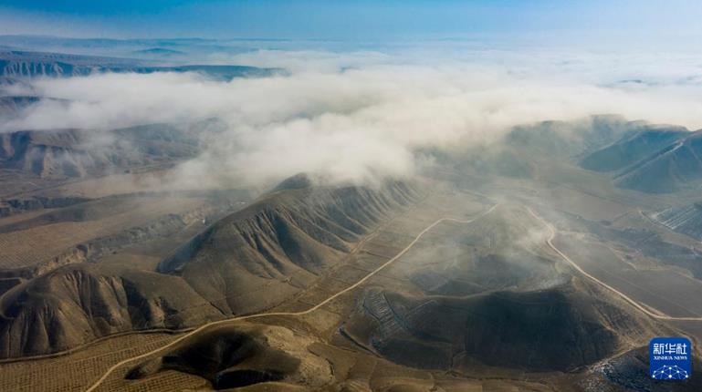 云海翻騰美如“仙境”