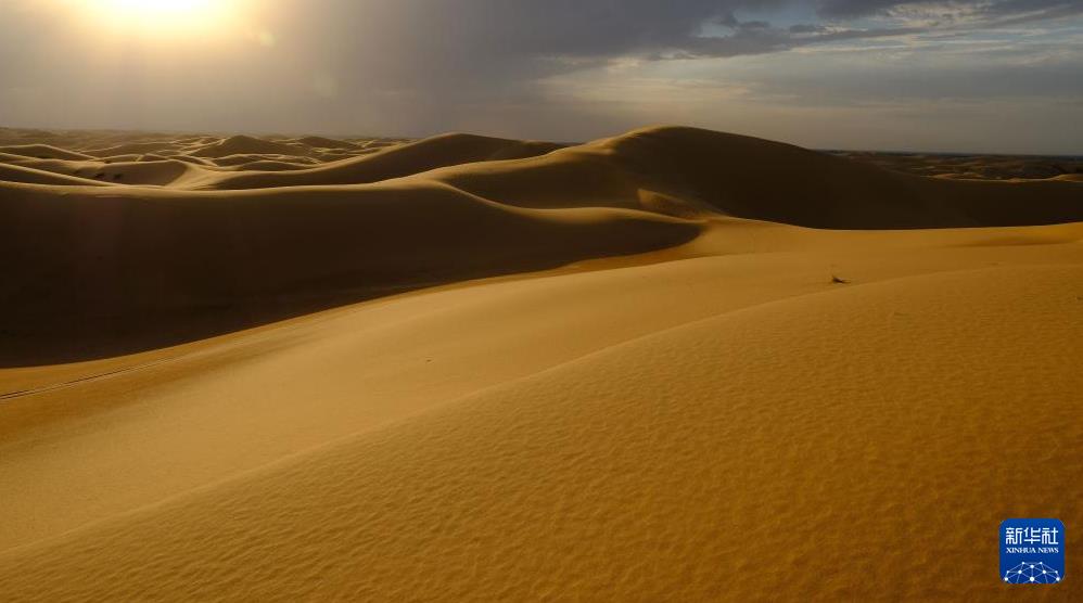 庫布其沙漠風(fēng)光美