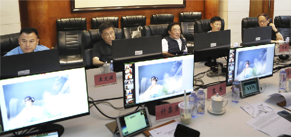 海峽兩岸攝影名家邀請(qǐng)展評(píng)選在北京舉行