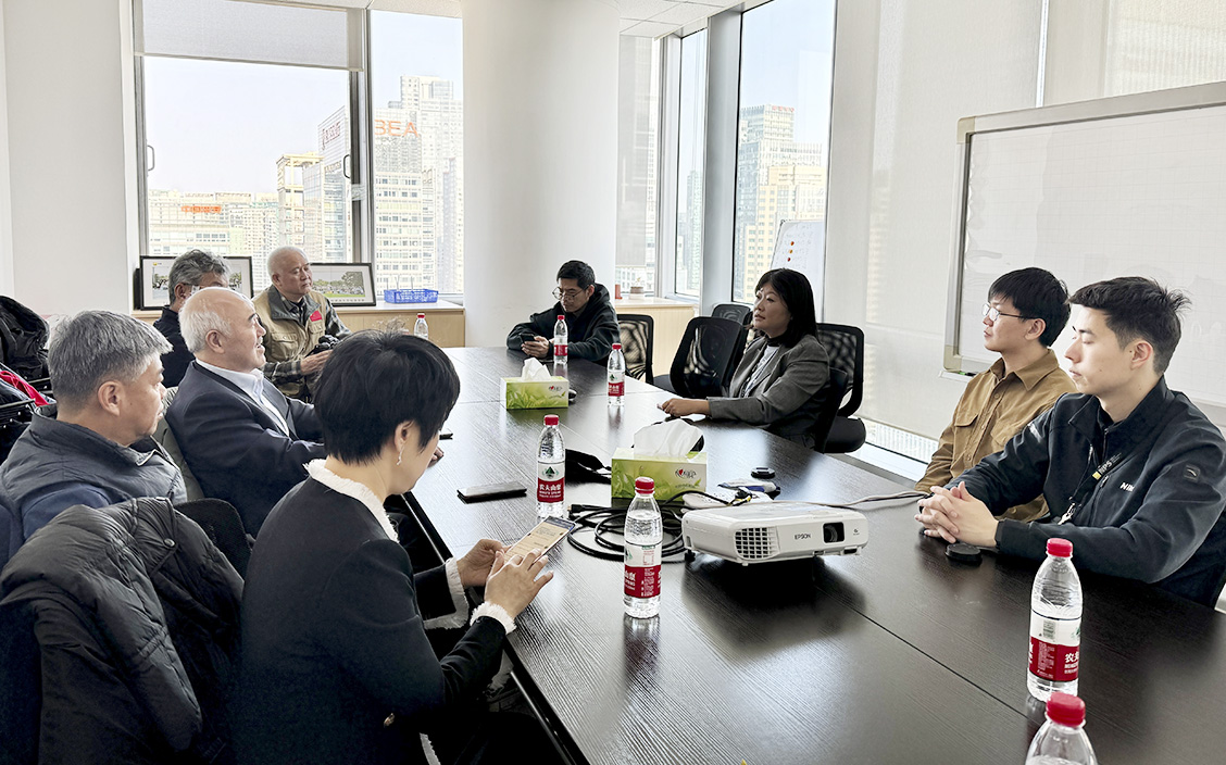 學(xué)會在京領(lǐng)導(dǎo)春節(jié)前拜訪三家攝影器材商