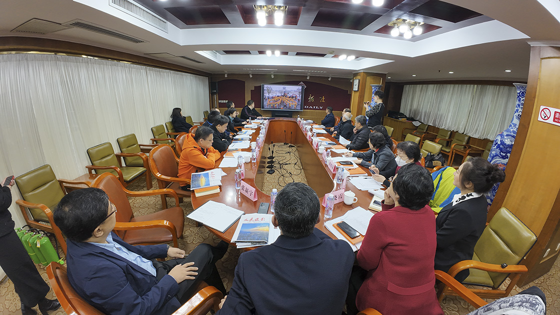 中國新聞攝影學(xué)會領(lǐng)導(dǎo)赴人民攝影報社考察調(diào)研