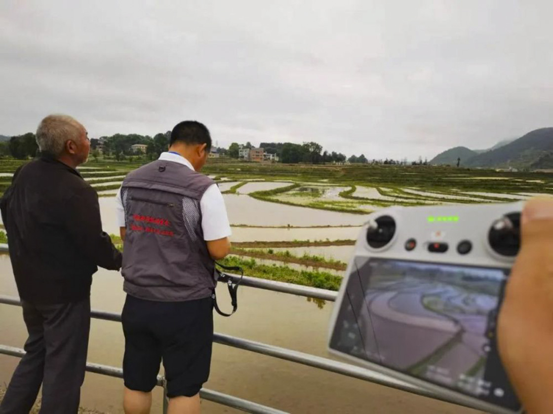 2024年新華社貴州分社舉行簽約攝影師走進“古韻思州·稻香岑鞏”助力鄉(xiāng)村振興宣傳活動