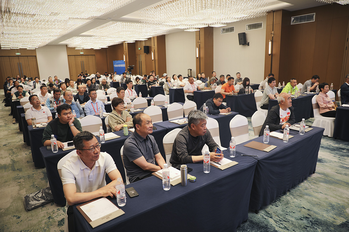 融媒體時(shí)代的新聞攝影研討會(huì)在日照舉行