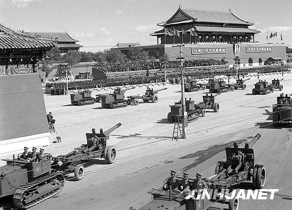 前新華社攝影記者楊溥濤去世，他拍下魯迅遷葬虹口公園的畫面