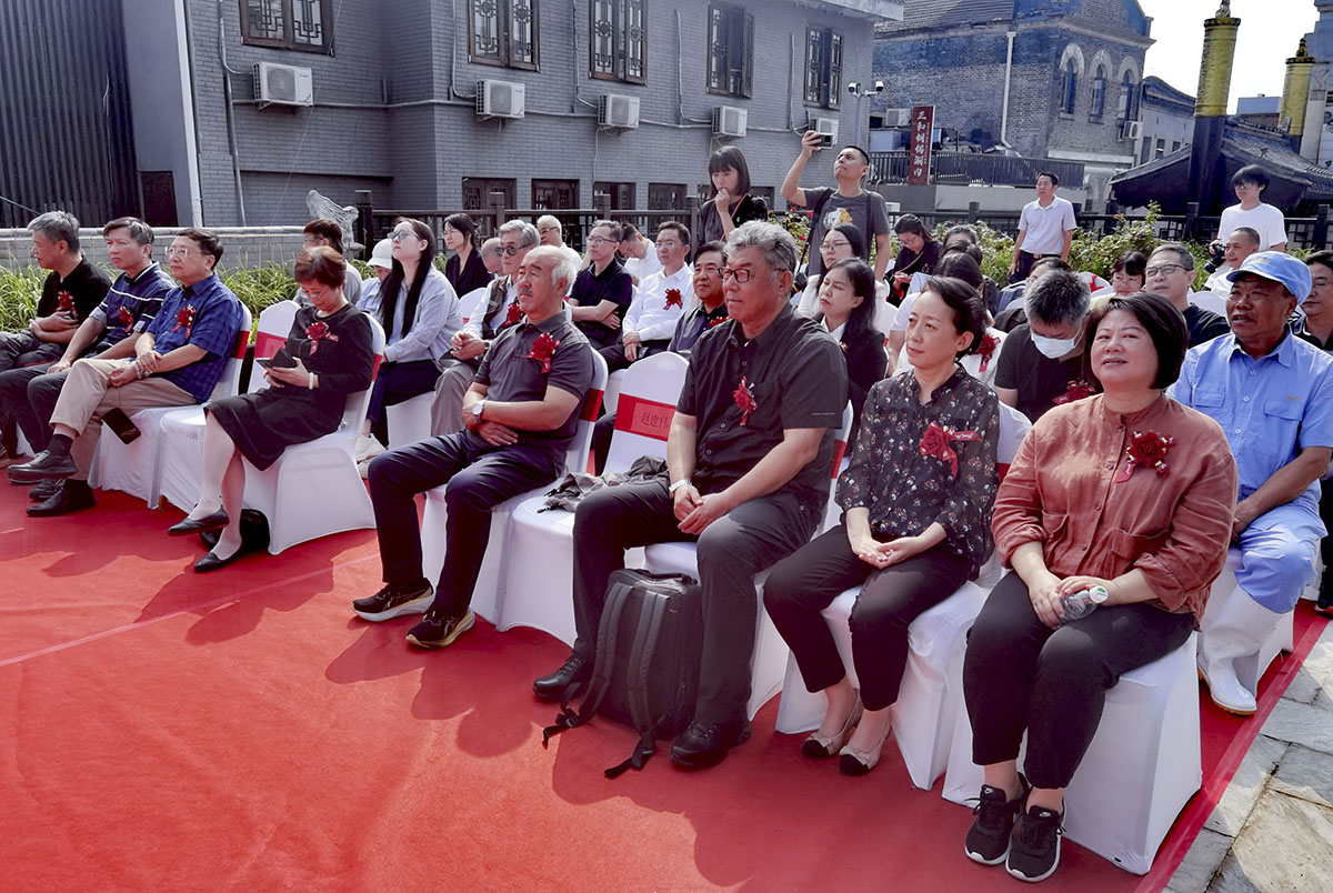 新聞攝影記者走進(jìn)北京老字號(hào)采訪活動(dòng)拉開(kāi)序幕