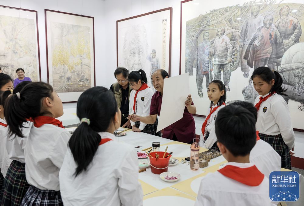 走進(jìn)沂蒙畫派研究院感受沂蒙精神