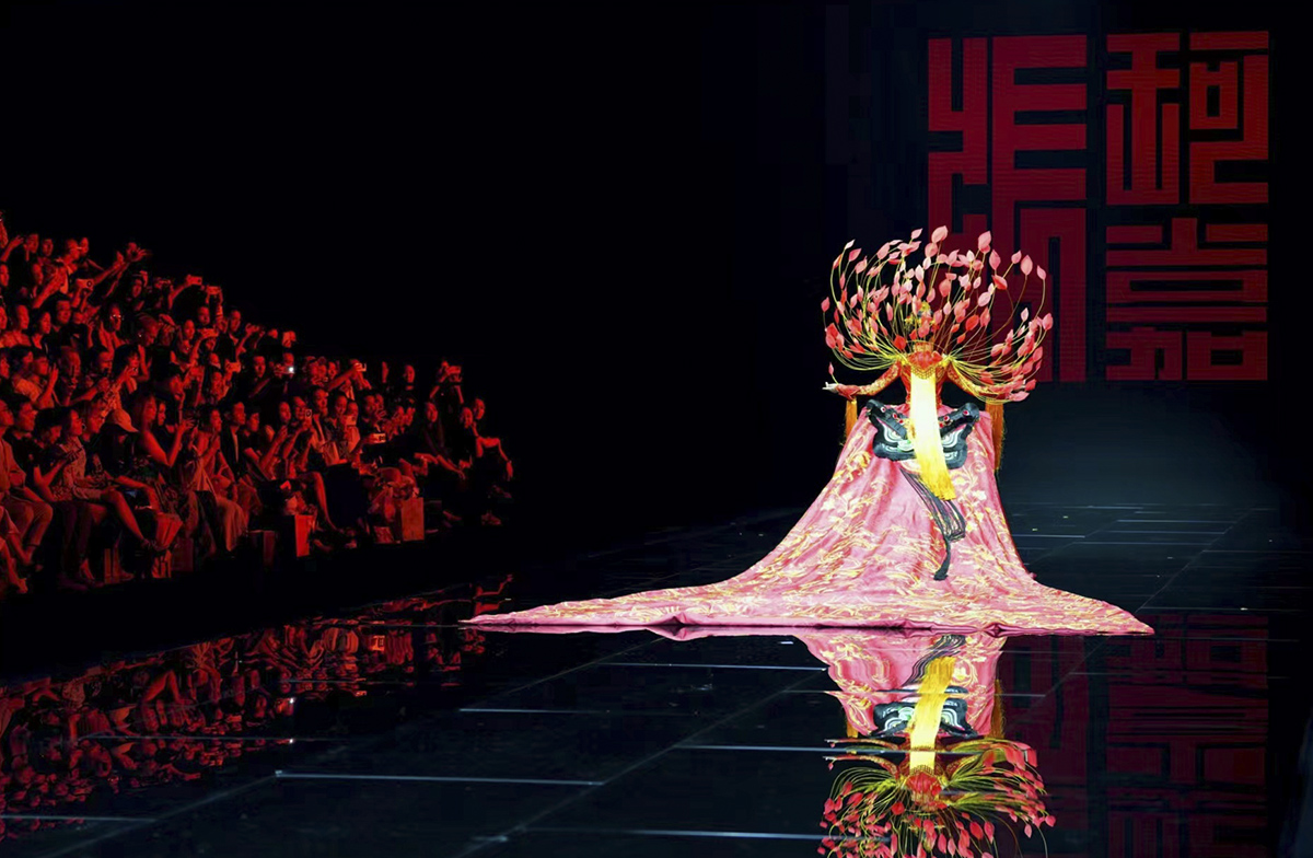 北京時(shí)裝周：光影與藝術(shù)交融的盛宴