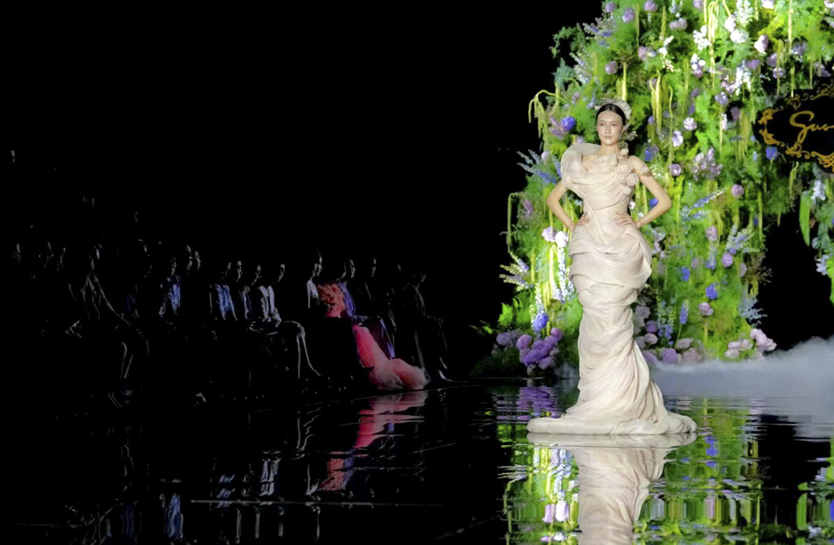 北京時(shí)裝周：光影與藝術(shù)交融的盛宴