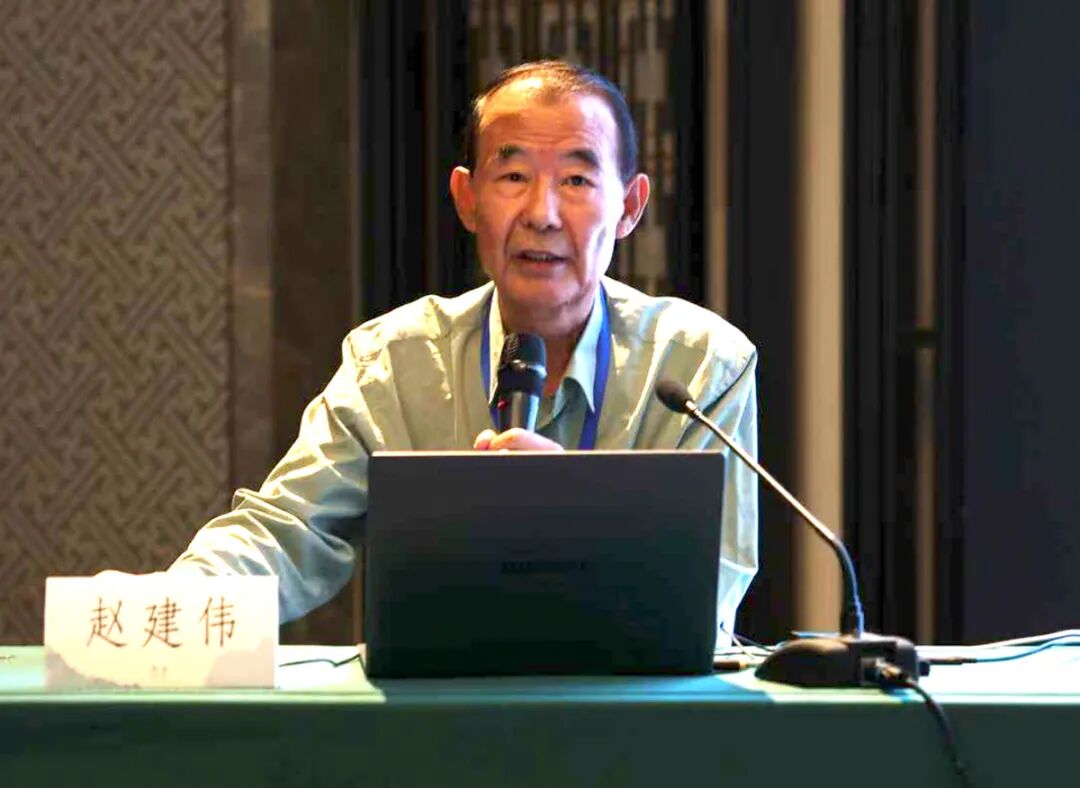 用“理論強(qiáng)基+案例研討+實(shí)踐淬煉”強(qiáng)“四力”