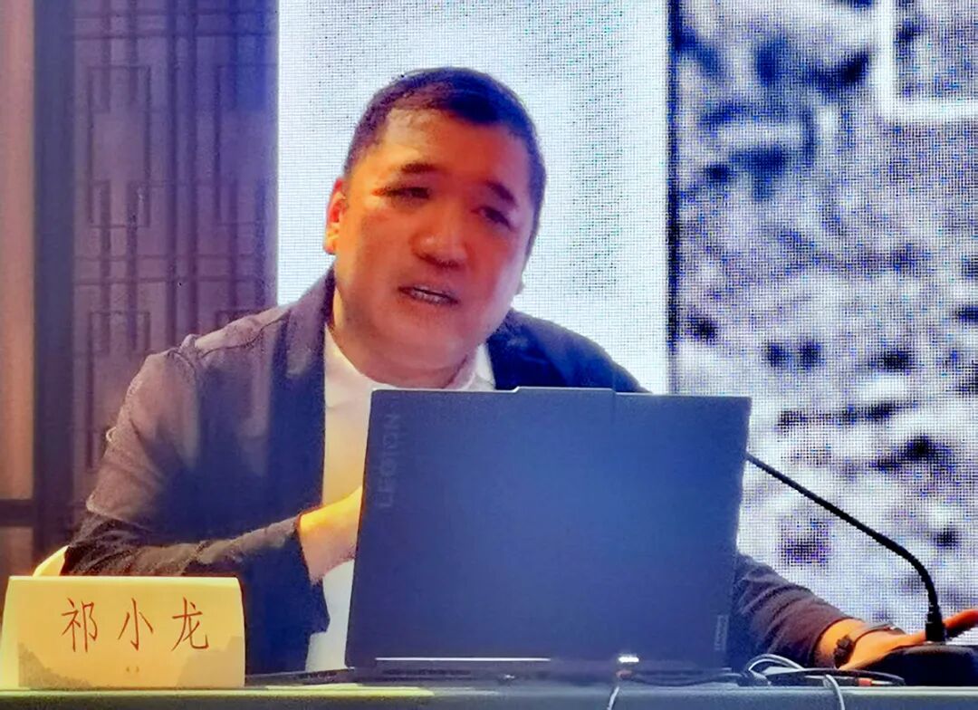 用“理論強(qiáng)基+案例研討+實(shí)踐淬煉”強(qiáng)“四力”