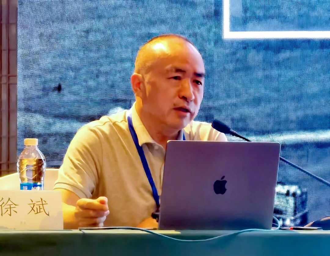 用“理論強(qiáng)基+案例研討+實(shí)踐淬煉”強(qiáng)“四力”