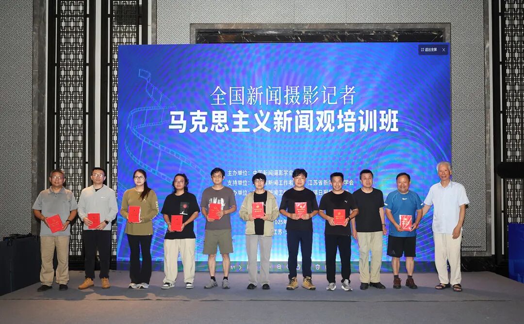 用“理論強(qiáng)基+案例研討+實(shí)踐淬煉”強(qiáng)“四力”