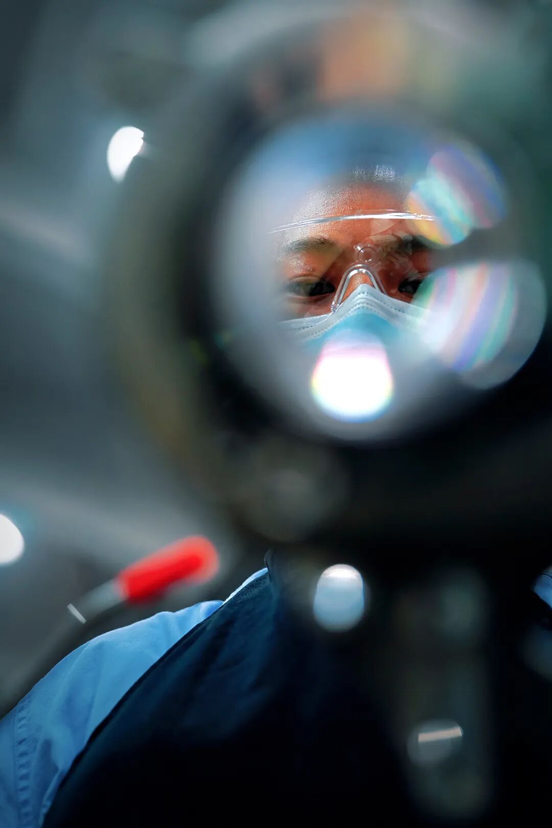 用“理論強(qiáng)基+案例研討+實(shí)踐淬煉”強(qiáng)“四力”