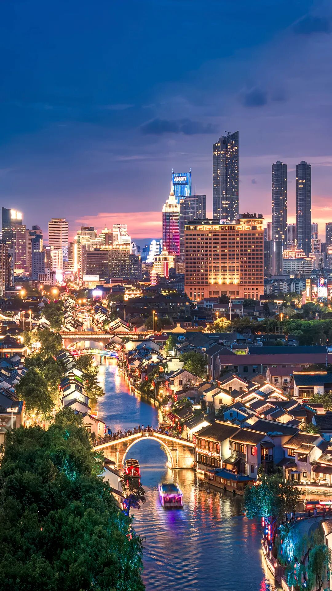 用“理論強(qiáng)基+案例研討+實(shí)踐淬煉”強(qiáng)“四力”