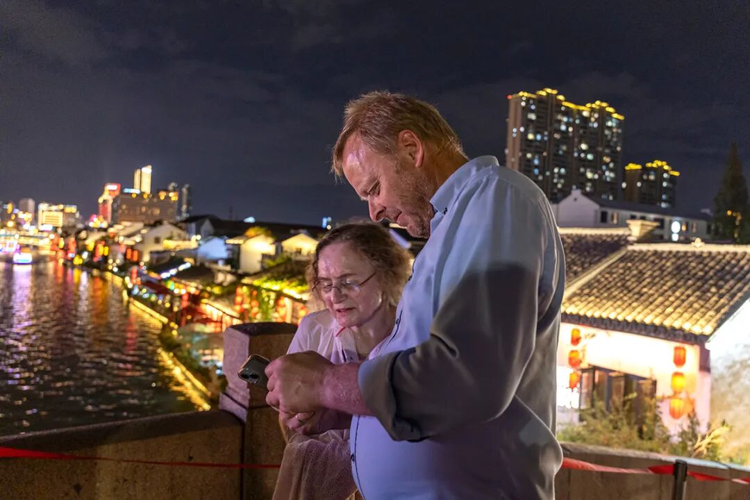 用“理論強(qiáng)基+案例研討+實(shí)踐淬煉”強(qiáng)“四力”