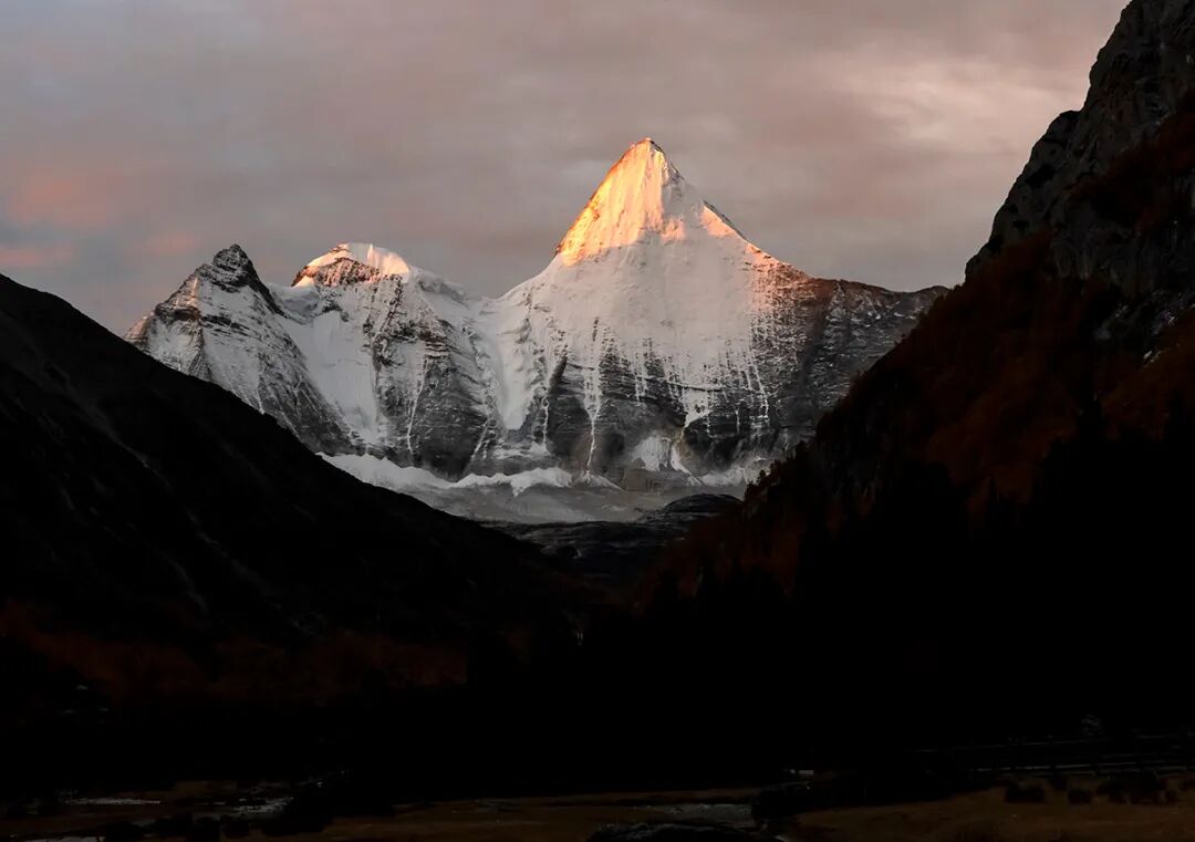 穿越冰峰 遇見稻城亞丁