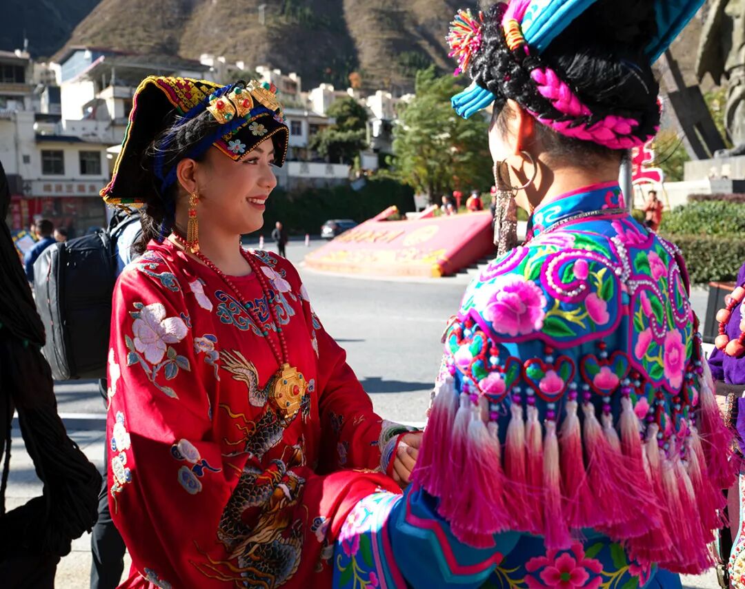 非遺巡游慶羌年