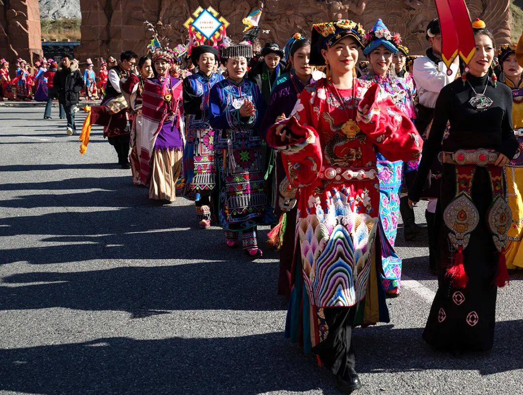 非遺巡游慶羌年