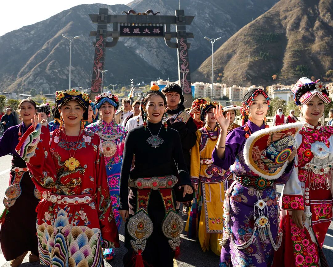 非遺巡游慶羌年