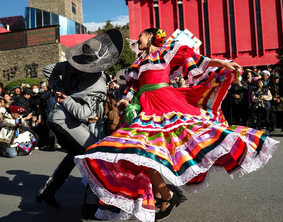非遺巡游慶羌年