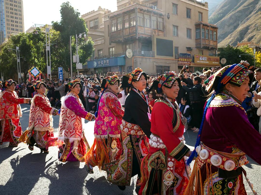 非遺巡游慶羌年