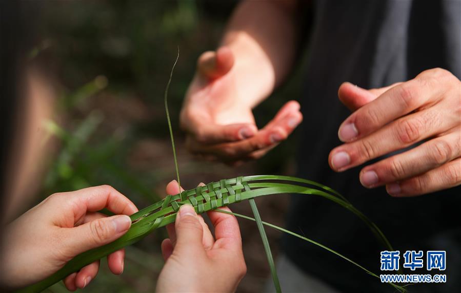 （國際·圖文互動）（4）通訊：繁華都市中的原住民文化守望者