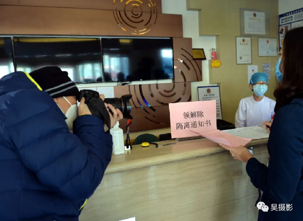 新聞戰(zhàn)“疫” 鏡頭狙擊