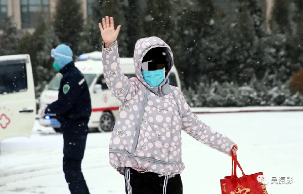 新聞戰(zhàn)“疫” 鏡頭狙擊