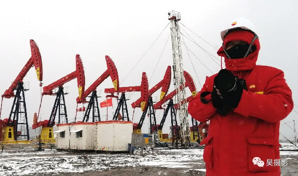 新聞戰(zhàn)“疫” 鏡頭狙擊