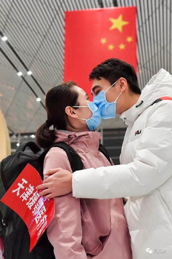 新聞戰(zhàn)“疫” 鏡頭狙擊