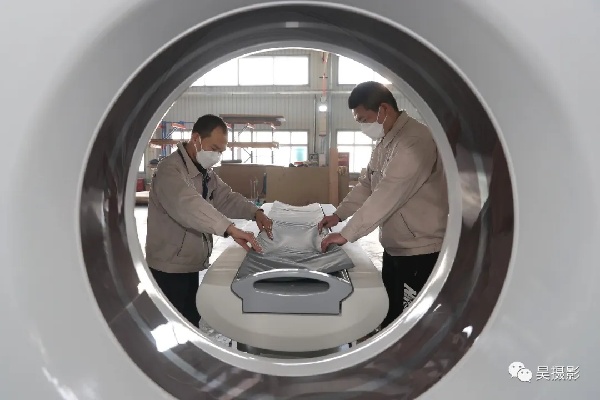 新聞戰(zhàn)“疫” 鏡頭狙擊