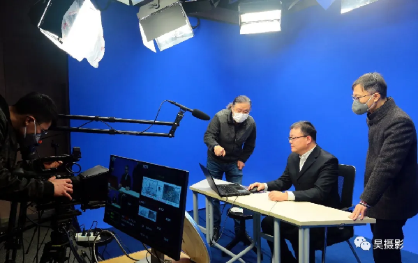 新聞戰(zhàn)“疫” 鏡頭狙擊