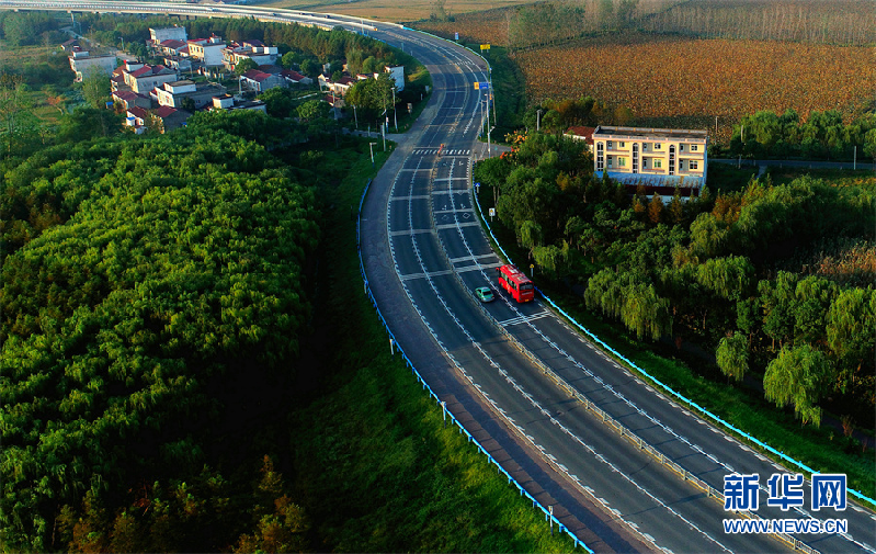 【“飛閱”中國(guó)】交通富民興鄉(xiāng)村